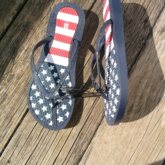 Patriots Wave Zone - Picture 3 of 4